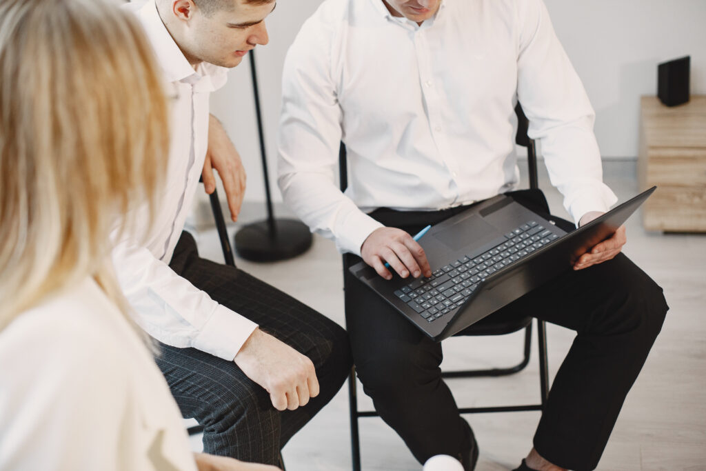 Coaching professionnel en entreprise pour renforcer la confiance des équipes